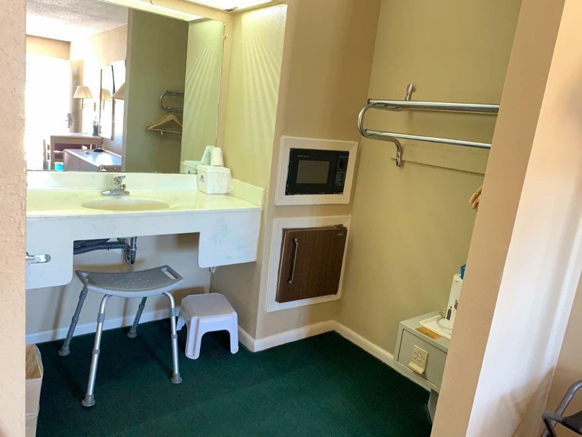 Americas Best Value Inn Meridian Esterno foto